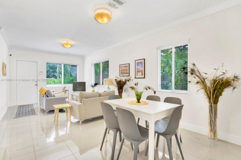 Villa ou maison à louer à Miami, Floride: 4 chambres, 122.63 m2 № 2055541 - photo 6