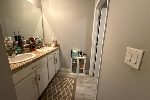 House in Kissimmee, Florida 5 bedrooms, 248.42 sq.m. № 2228039 - photo 5