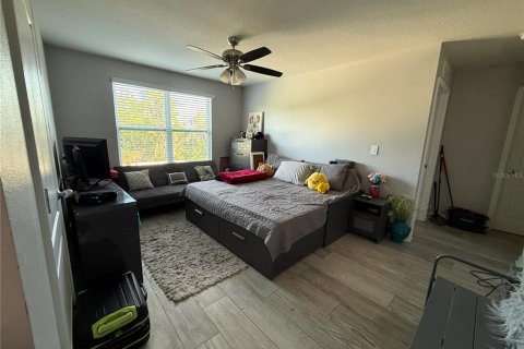 House in Kissimmee, Florida 5 bedrooms, 248.42 sq.m. № 2228039 - photo 8