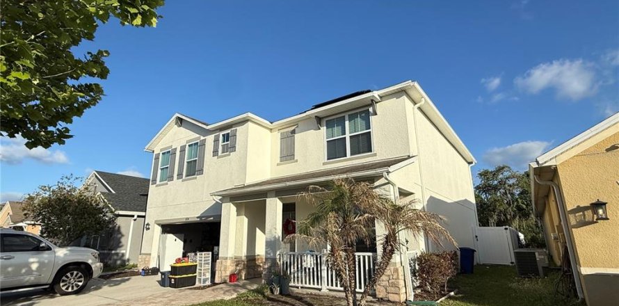 House in Kissimmee, Florida 5 bedrooms, 248.42 sq.m. № 2228039