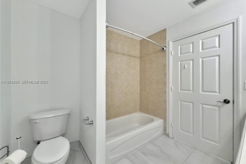 Купить кондоминиум в Майами, Флорида 2 спальни, 202.71м2, № 2045934 - фото 16