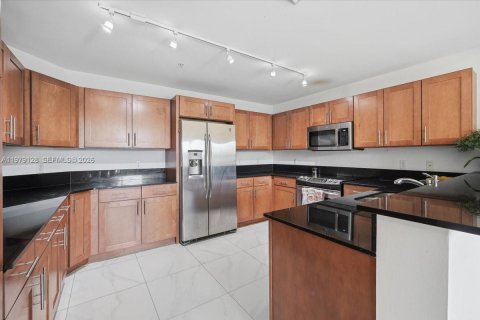 Купить кондоминиум в Майами, Флорида 2 спальни, 202.71м2, № 2045934 - фото 6