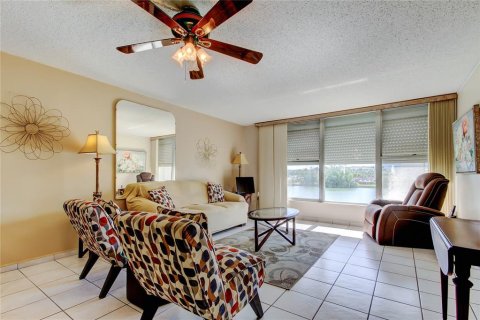 Condominio en venta en South Pasadena, Florida, 2 dormitorios, 97.55 m2 № 1686499 - foto 17