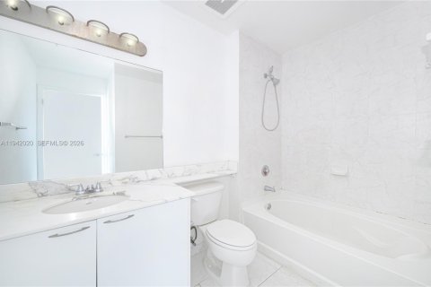 Copropriété à vendre à Miami, Floride: 1 chambre, 63.64 m2 № 1998999 - photo 10