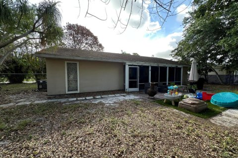 Casa en venta en Port St. Lucie, Florida, 2 dormitorios, 83.24 m2 № 2171390 - foto 13