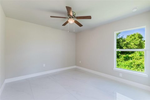 House in Lehigh Acres, Florida 3 bedrooms, 129.41 sq.m. № 2231442 - photo 28