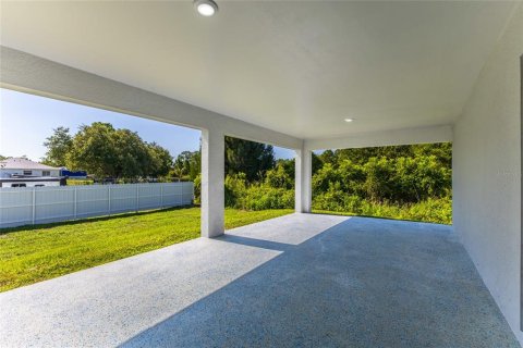 House in Lehigh Acres, Florida 3 bedrooms, 129.41 sq.m. № 2231442 - photo 30