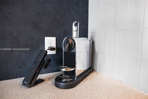 Купить кондоминиум в Майами, Флорида 2 спальни, № 2051660 - фото 15