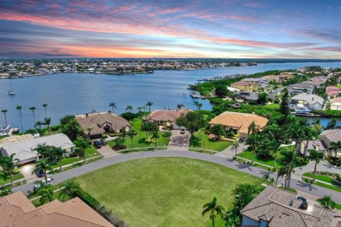 Terreno en venta en Apollo Beach, Florida № 1917212 - foto 1