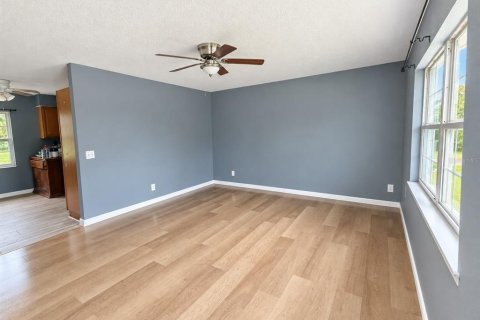 Villa ou maison à louer à Kissimmee, Floride: 3 chambres, 101.45 m2 № 2418725 - photo 3