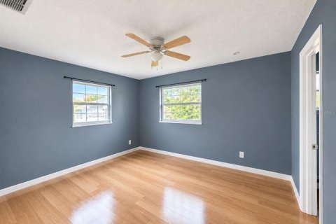 Villa ou maison à louer à Kissimmee, Floride: 3 chambres, 101.45 m2 № 2418725 - photo 14