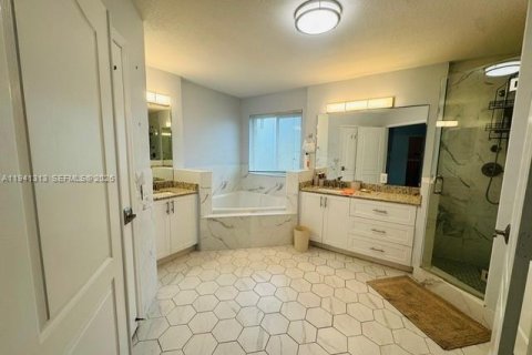 Casa en alquiler en Doral, Florida, 4 dormitorios, 203.08 m2 № 1998563 - foto 24