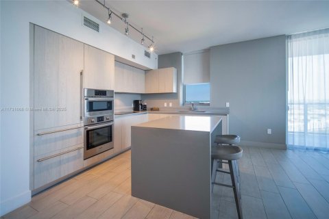 Condo in Hollywood, Florida, 2 bedrooms  № 1960061 - photo 8