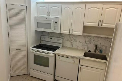 Condo in Fort Lauderdale, Florida, 1 bedroom  № 2336365 - photo 5