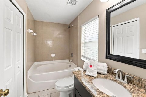 House in Wesley Chapel, Florida 3 bedrooms, 123.84 sq.m. № 2341874 - photo 13