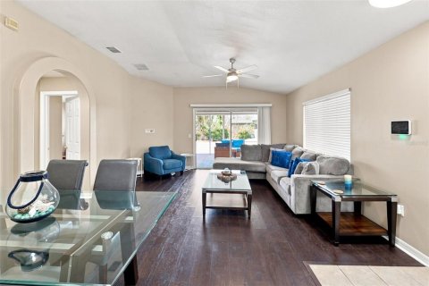 House in Wesley Chapel, Florida 3 bedrooms, 123.84 sq.m. № 2341874 - photo 5