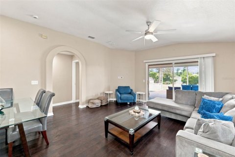 House in Wesley Chapel, Florida 3 bedrooms, 123.84 sq.m. № 2341874 - photo 6