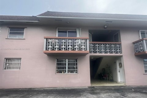 Condo in Hialeah, Florida, 2 bedrooms  № 1947071