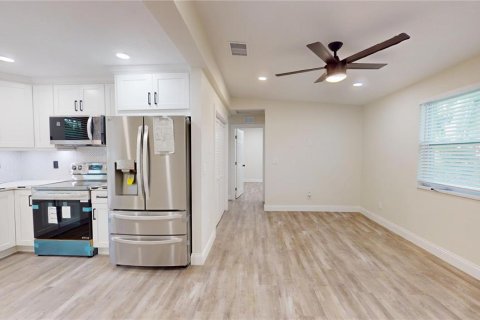 House in Daytona Beach, Florida 2 bedrooms, 69.49 sq.m. № 1908547 - photo 4