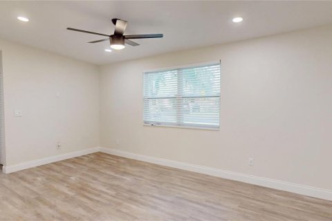 House in Daytona Beach, Florida 2 bedrooms, 69.49 sq.m. № 1908547 - photo 8