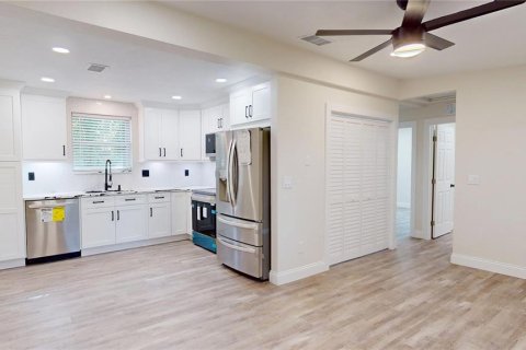 House in Daytona Beach, Florida 2 bedrooms, 69.49 sq.m. № 1908547 - photo 9