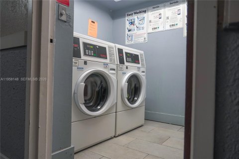 Condominio en alquiler en Miami, Florida, 1 dormitorio, 76.74 m2 № 2020668 - foto 29