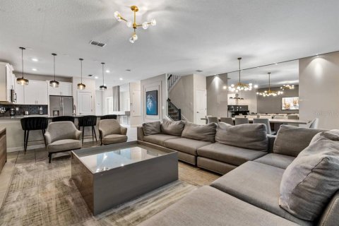 House in Kissimmee, Florida 8 bedrooms, 398.46 sq.m. № 2108842 - photo 6