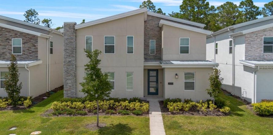 House in Kissimmee, Florida 8 bedrooms, 398.46 sq.m. № 2108842