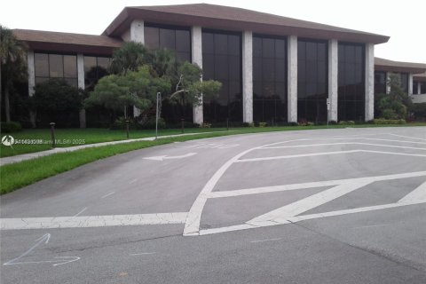 Condominio en alquiler en Pembroke Pines, Florida, 2 dormitorios, 95.88 m2 № 1877810 - foto 18