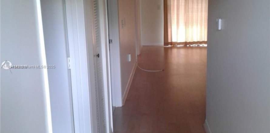 Condo à Pembroke Pines, Floride, 2 chambres № 1877810