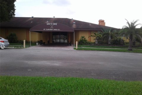 Condominio en alquiler en Pembroke Pines, Florida, 2 dormitorios, 95.88 m2 № 1877810 - foto 22