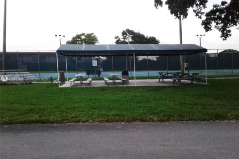 Condominio en alquiler en Pembroke Pines, Florida, 2 dormitorios, 95.88 m2 № 1877810 - foto 21