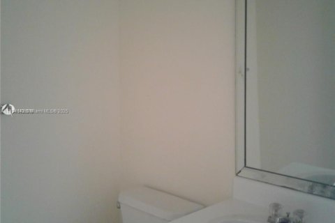 Condominio en alquiler en Pembroke Pines, Florida, 2 dormitorios, 95.88 m2 № 1877810 - foto 10