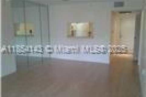 Condominio en alquiler en Pembroke Pines, Florida, 2 dormitorios, 95.88 m2 № 1877810 - foto 3