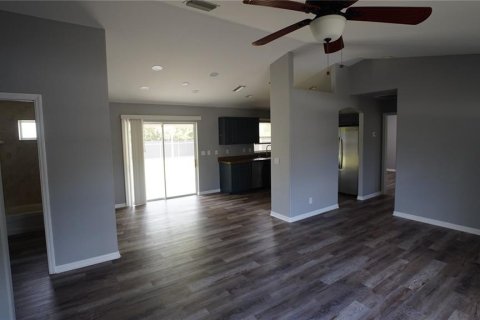 Villa ou maison à vendre à North Port, Floride: 3 chambres, 116.69 m2 № 2096667 - photo 3