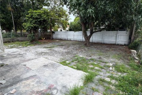Casa en alquiler en Miami, Florida, 3 dormitorios, 120.31 m2 № 2055853 - foto 16