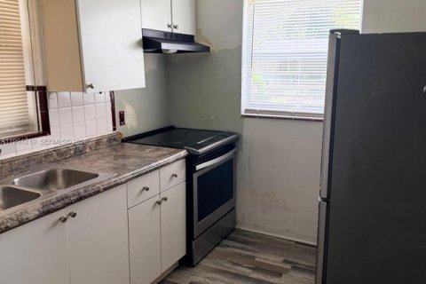 Villa ou maison à louer à Miami, Floride: 3 chambres, 120.31 m2 № 2055853 - photo 6