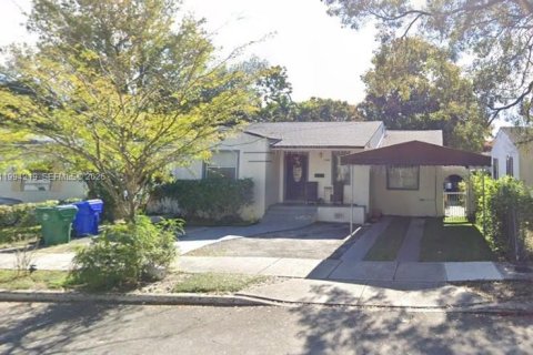 Villa ou maison à louer à Miami, Floride: 3 chambres, 120.31 m2 № 2055853 - photo 2