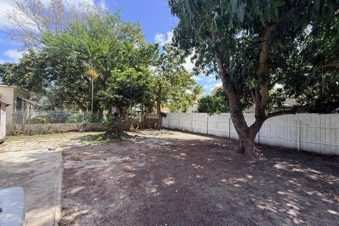 Casa en alquiler en Miami, Florida, 3 dormitorios, 120.31 m2 № 2055853 - foto 18