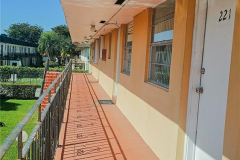 Кондоминиум с 1 спальней в Майами, Флорида № 2024452