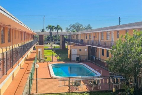 Купить кондоминиум в Майами, Флорида 1 спальня, 58.71м2, № 2024452 - фото 2