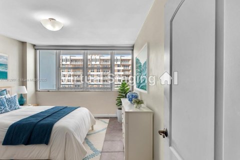 Снять в аренду кондоминиум в Халландейл-Бич, Флорида 2 спальни, 115.94м2, № 1970628 - фото 28