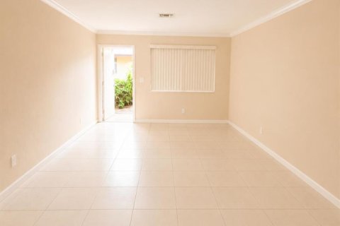 Apartment in Hollywood, Florida 1 bedroom, 66.89 sq.m. № 2168590 - photo 5