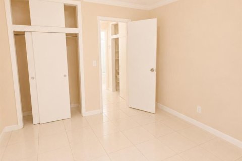 Apartment in Hollywood, Florida 1 bedroom, 66.89 sq.m. № 2168590 - photo 9
