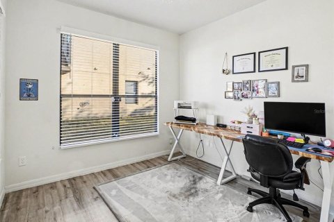 Casa en venta en Orlando, Florida, 3 dormitorios, 144.93 m2 № 2108500 - foto 2
