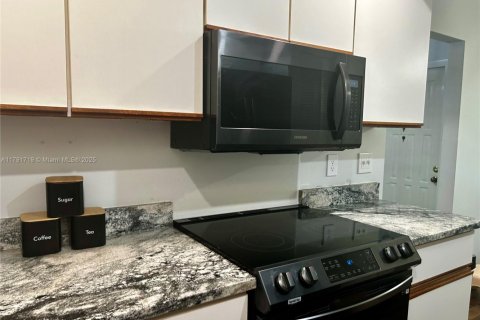 Copropriété à vendre à Lake Worth, Floride: 2 chambres, 126.35 m2 № 1695337 - photo 4