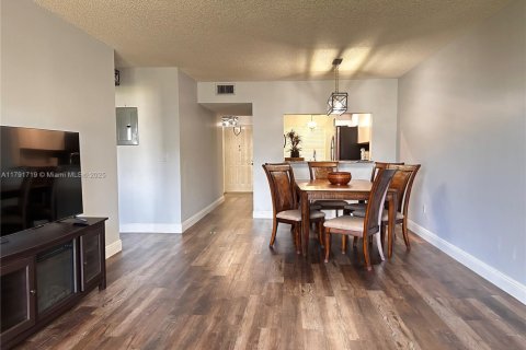 Copropriété à vendre à Lake Worth, Floride: 2 chambres, 126.35 m2 № 1695337 - photo 9