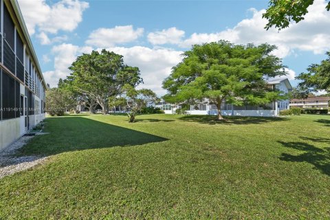 Condo in West Palm Beach, Florida, 1 bedroom  № 1970249 - photo 25
