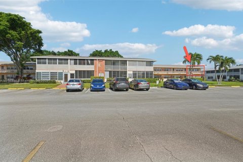 Condo in West Palm Beach, Florida, 1 bedroom  № 1970249 - photo 27