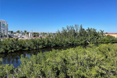 Copropriété à louer à Port Charlotte, Floride: 3 chambres, 170.1 m2 № 811604 - photo 8